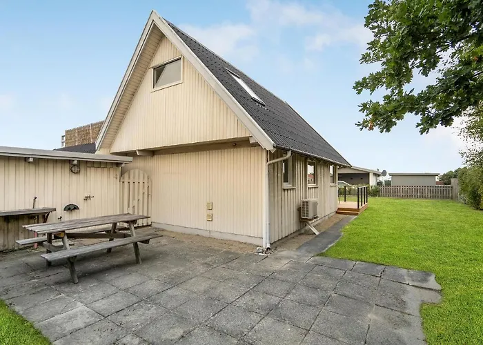 Amazing In With Sauna Ferienhaus Bogense